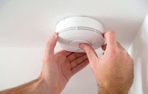 Carbon monoxide detector