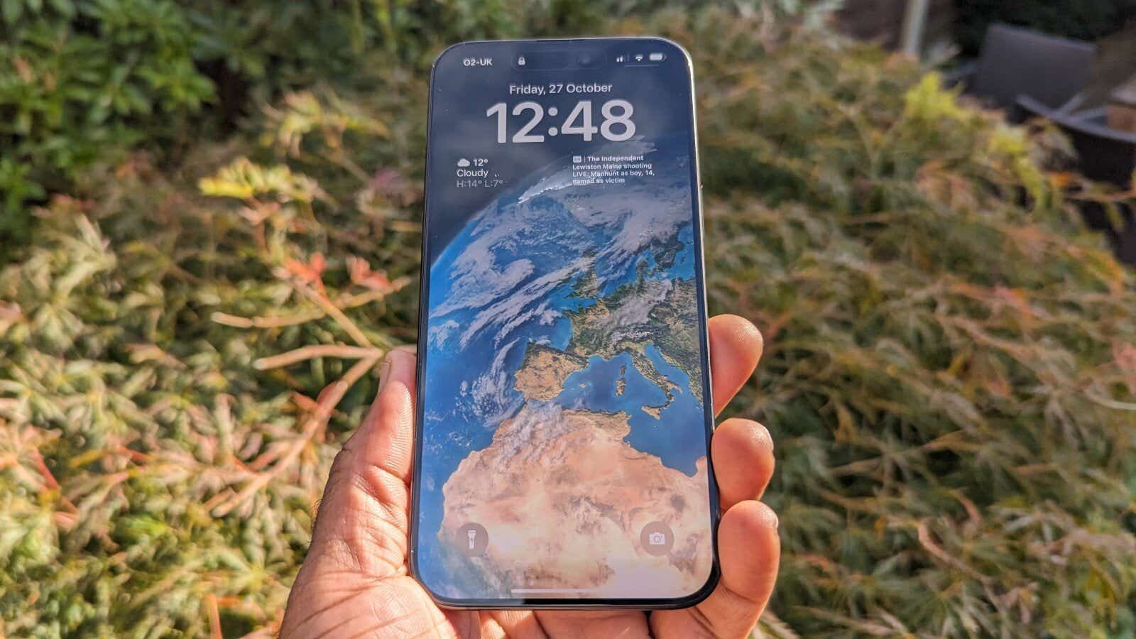 iPhone 15 Pro Max screen