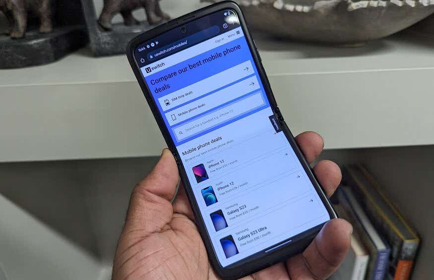 motorola razr 2022 display