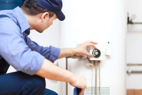 Man fixing boiler