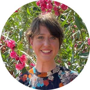 Claire Flynn author headshot