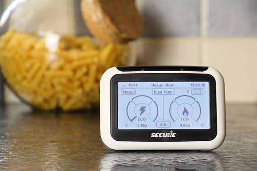 Energy monitor on counter