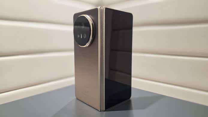 Black Friday iPhone Deals 2026 - Uswitch
