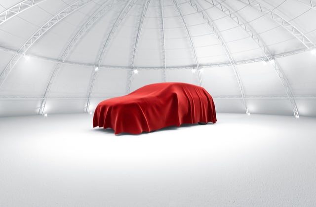 Coche nuevo tapizado en tela roja