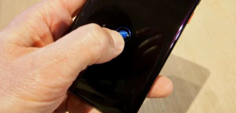 Huawei Mate 20 Pro in-screen fingerprint scanner hero size