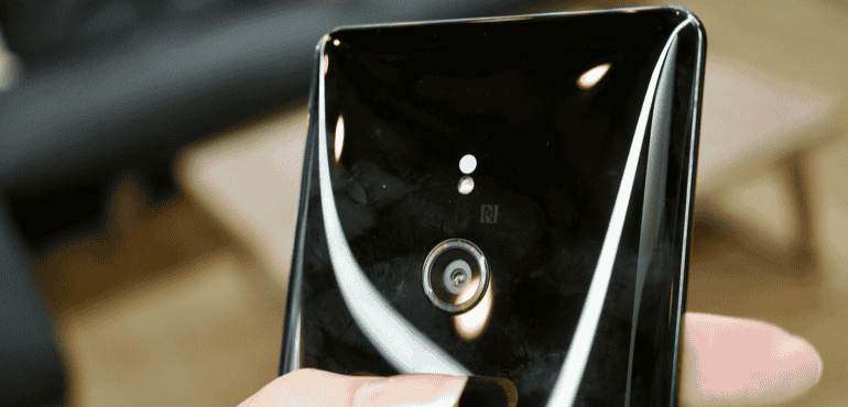 Sony XZ3 back camera lens closeup fingerprint scanner hero size