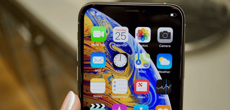 iPhone XS app tray