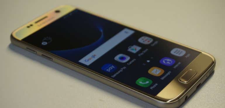 Samsung Galaxy S7 angled