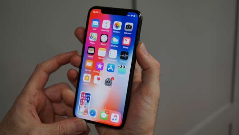 iPhone X screenshot gesture