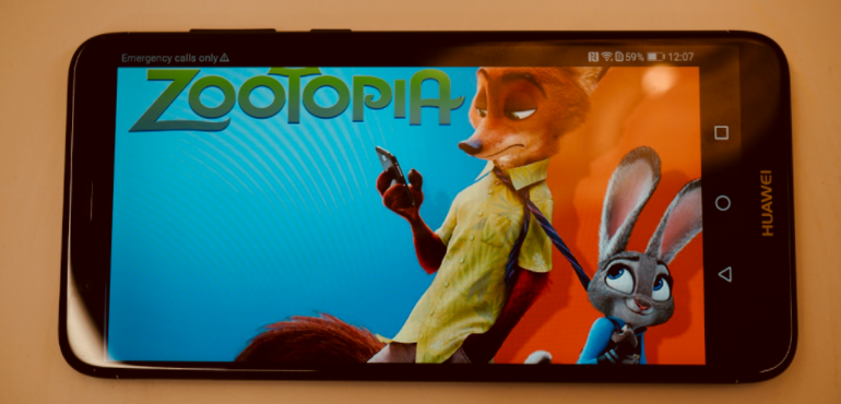 Huawei P smart screen Zootopia display