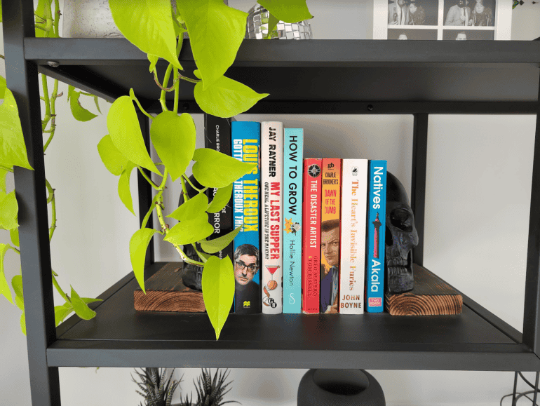 Honor 50 camera sample book shelf