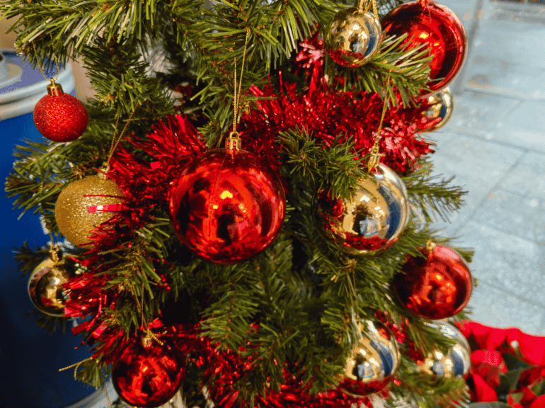 Huawei Mate 40 Pro camera sample Christmas tree