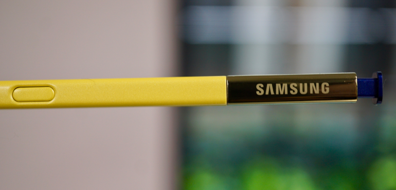 Samsung Galaxy Note 9 S Pen stylus closeup hero size