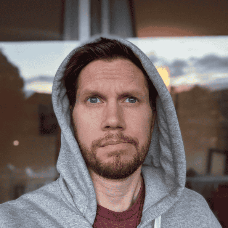 Pixel 5 - portrait mode selfie