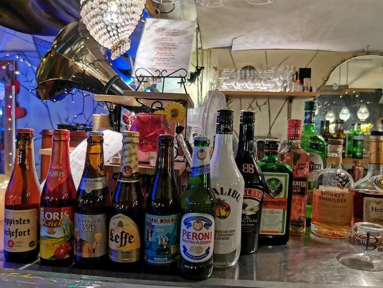 Honor 20 Pro Bottles night mode