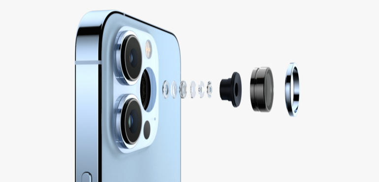iPhone 13 Pro camera lenses hero size image