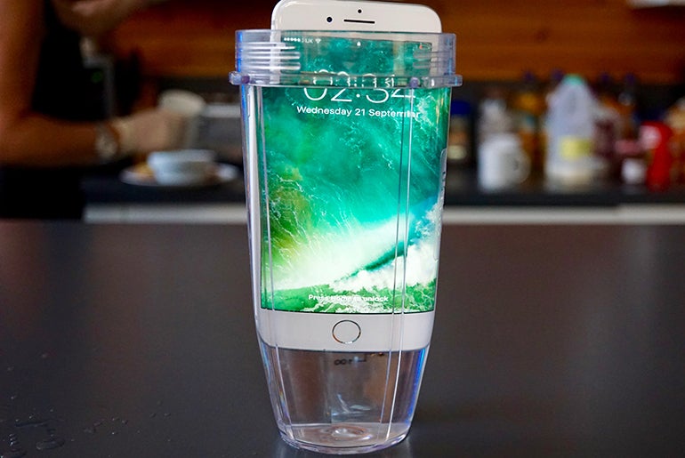 iPhone 7 Plus water jar