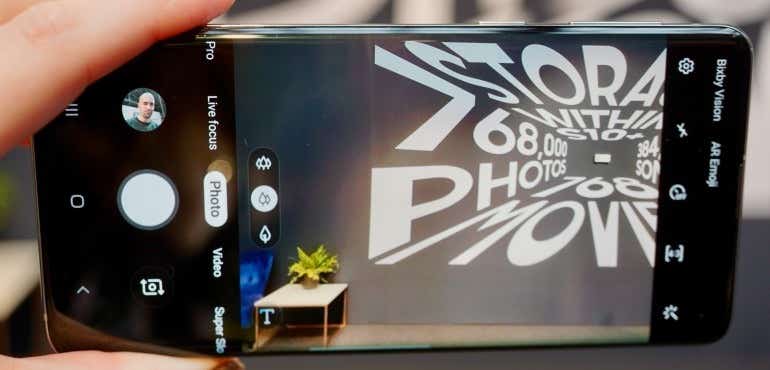 Samsung Galaxy S10 camera interface hero size
