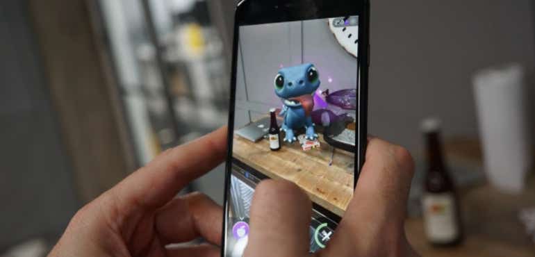iPhone 8 AR dragon game hero size