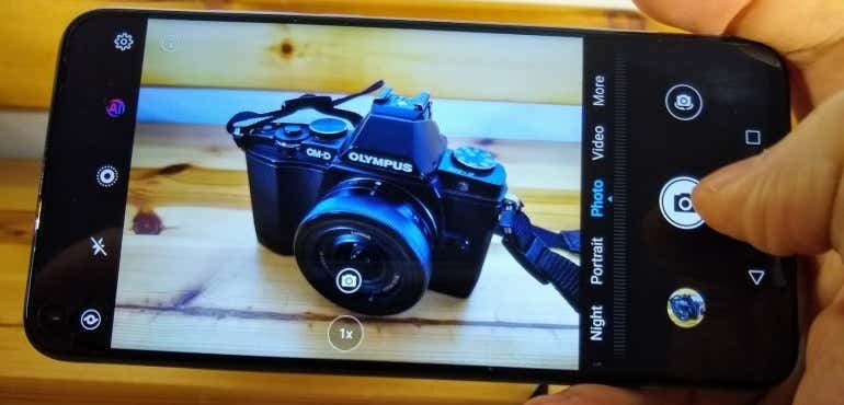 Honor View 20 camera interface hero size
