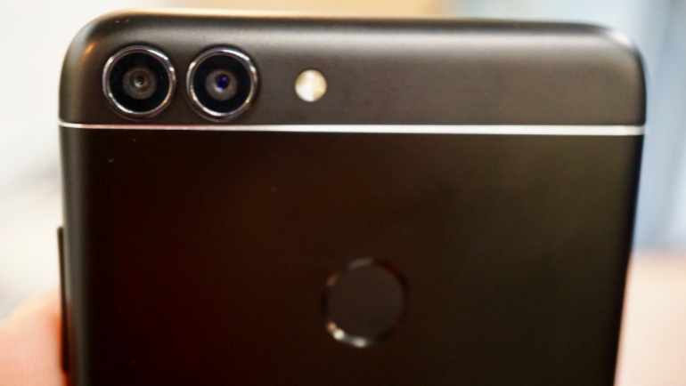 Huawei P smart back fingerprint and dual lens
