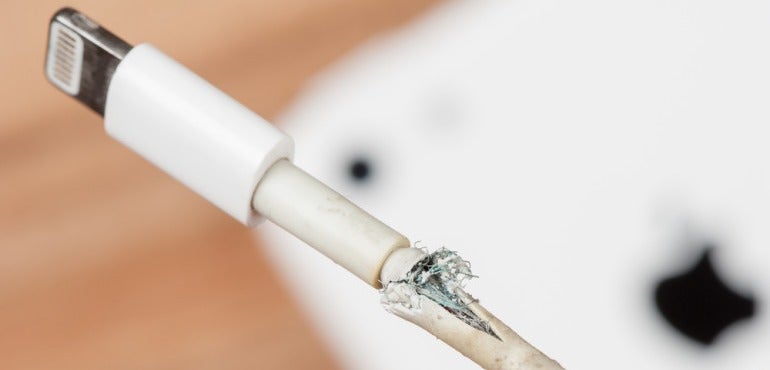 Student burnt by ‘dodgy’ iPhone cable