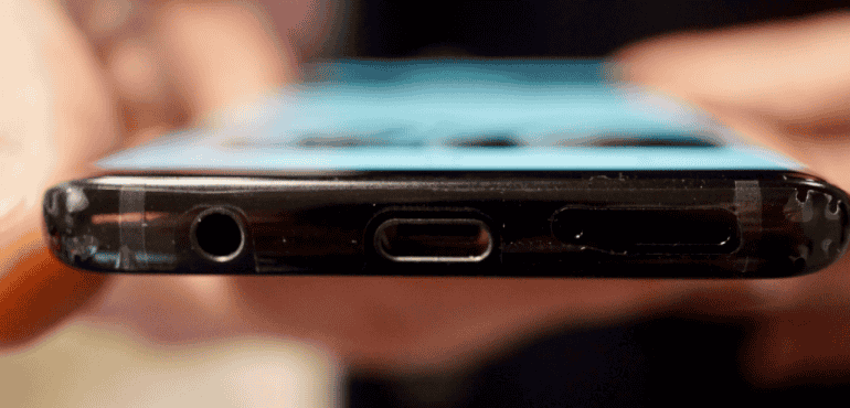 Samsung Galaxy S9 headphone slot hero size