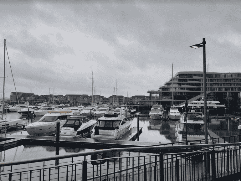 Huawei Mate 40 Pro camera sample docks