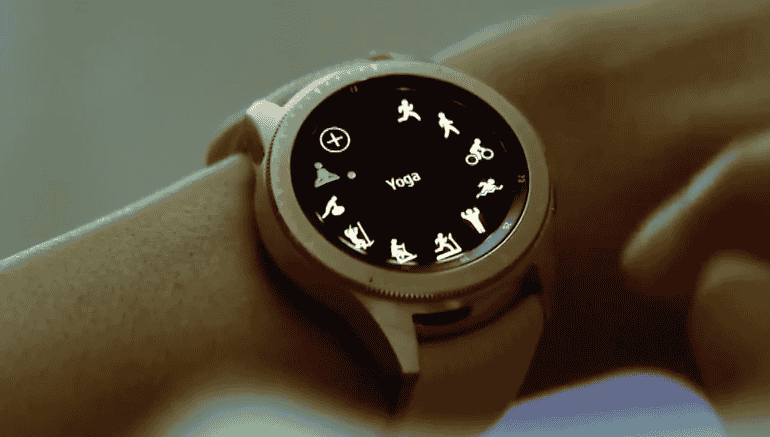 Samsung Galaxy Watch 2018 - yoga close up