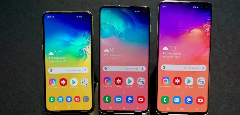 Samsung Galaxy S10e, S10 and S10 Plus homescreens hero size