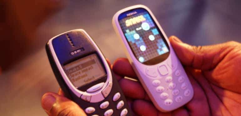 Nokia 3310 side by side comparison mwc 