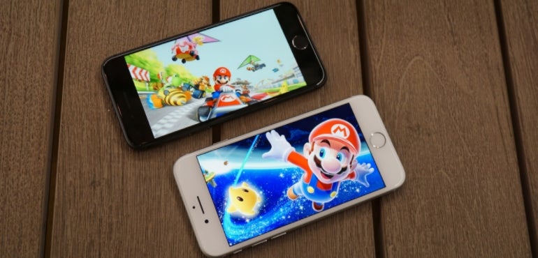 iPhone 8 Super Mario 2 phone screens hero image
