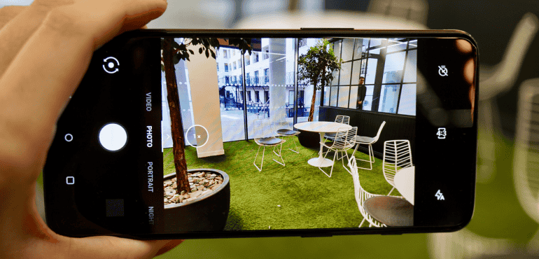 OnePlus 6T camera interface hero size
